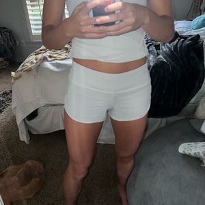 Lululemon white speed up shorts size 2